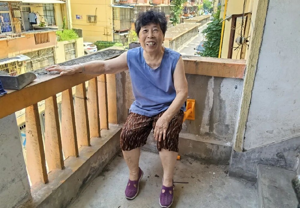 适老化改造新举措|xk平台_XK体育(中国)
集团为工人路社区添置便民休息椅